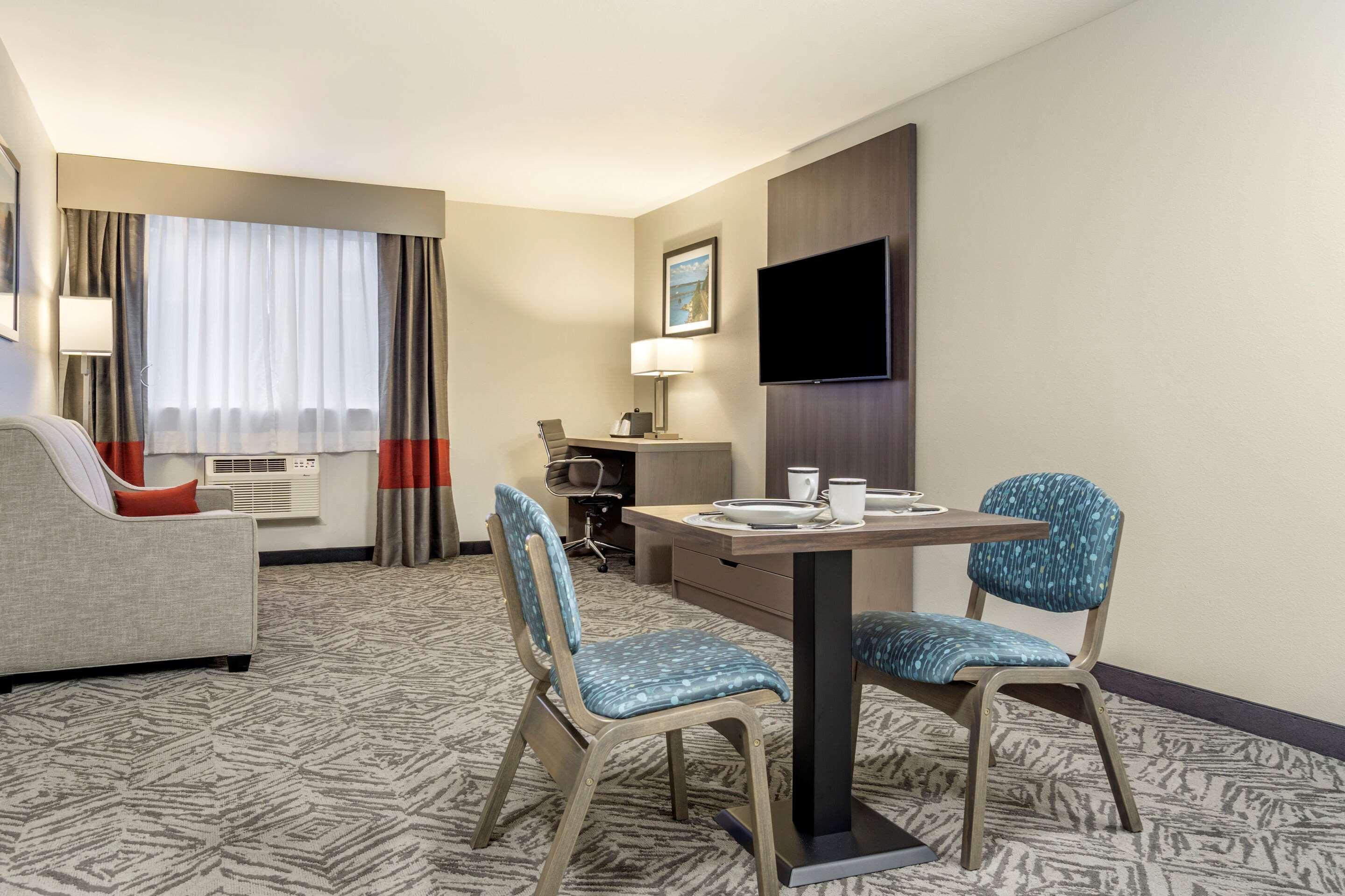 Comfort Inn & Suites Pacific - Auburn Екстериор снимка