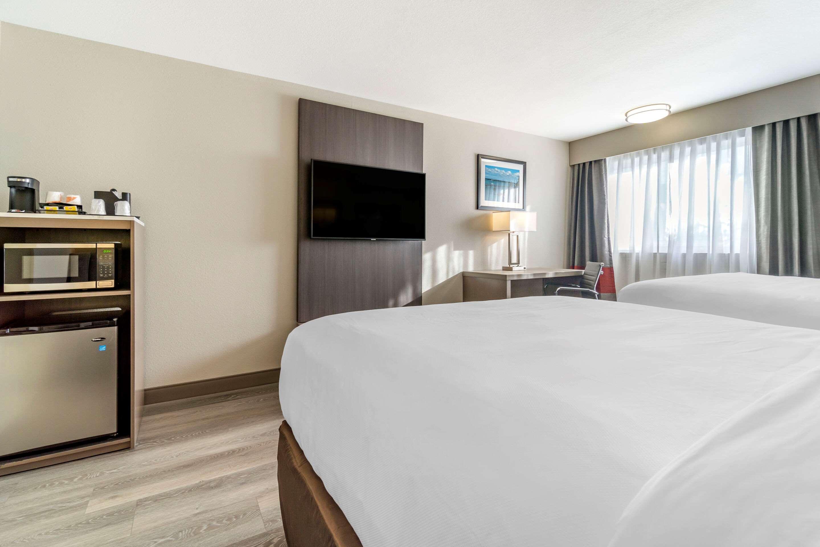 Comfort Inn & Suites Pacific - Auburn Екстериор снимка
