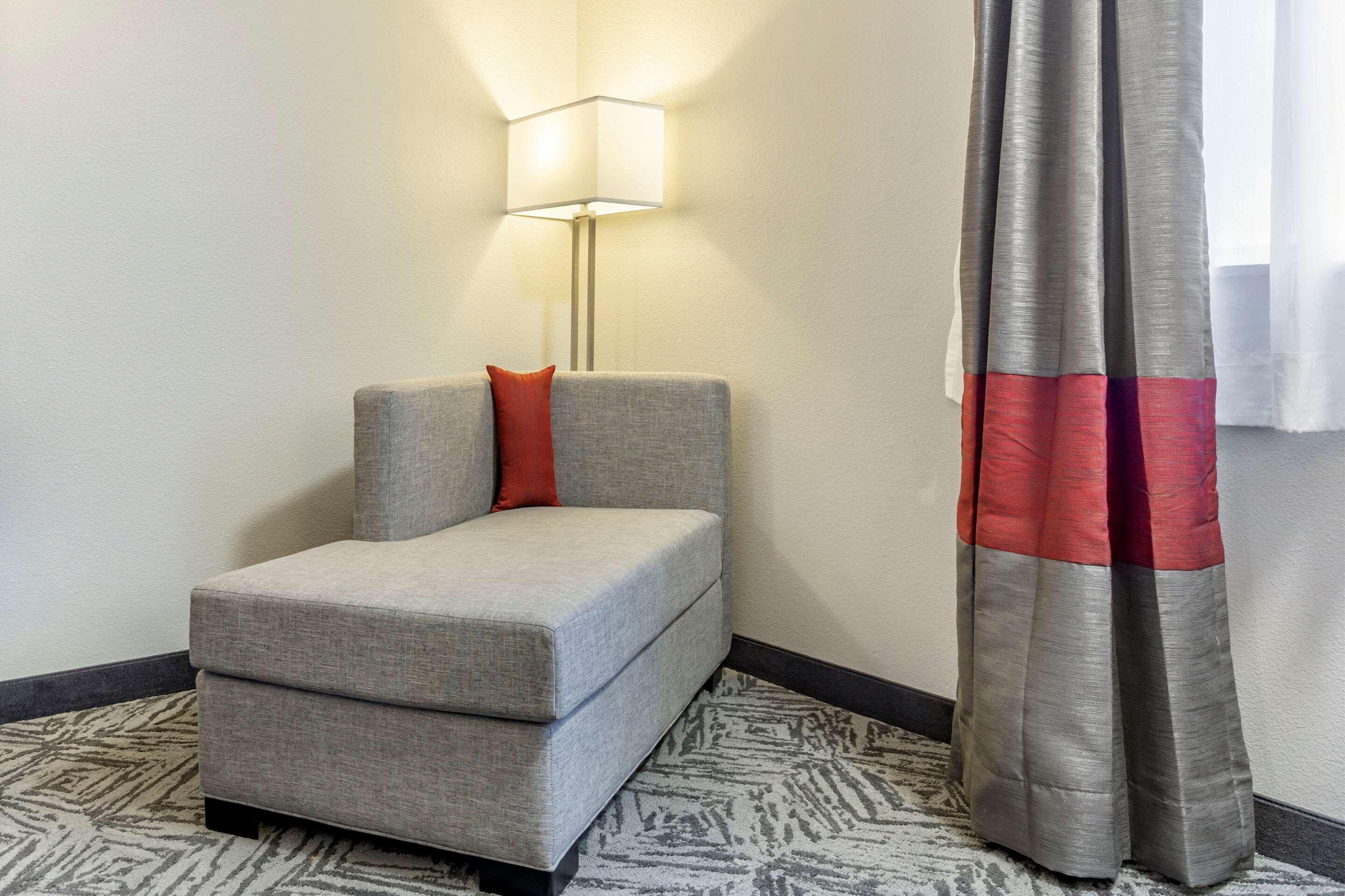 Comfort Inn & Suites Pacific - Auburn Екстериор снимка
