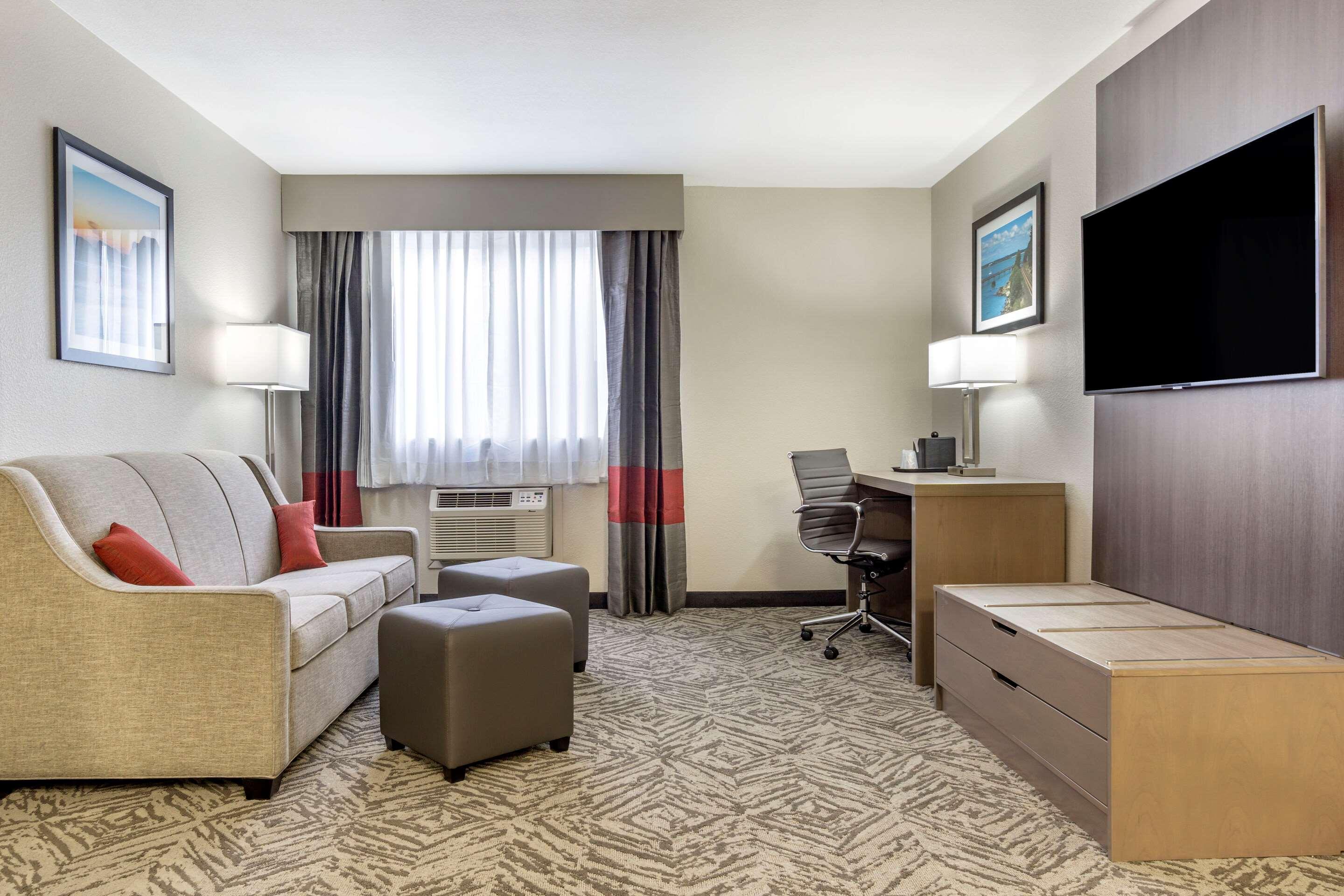 Comfort Inn & Suites Pacific - Auburn Екстериор снимка
