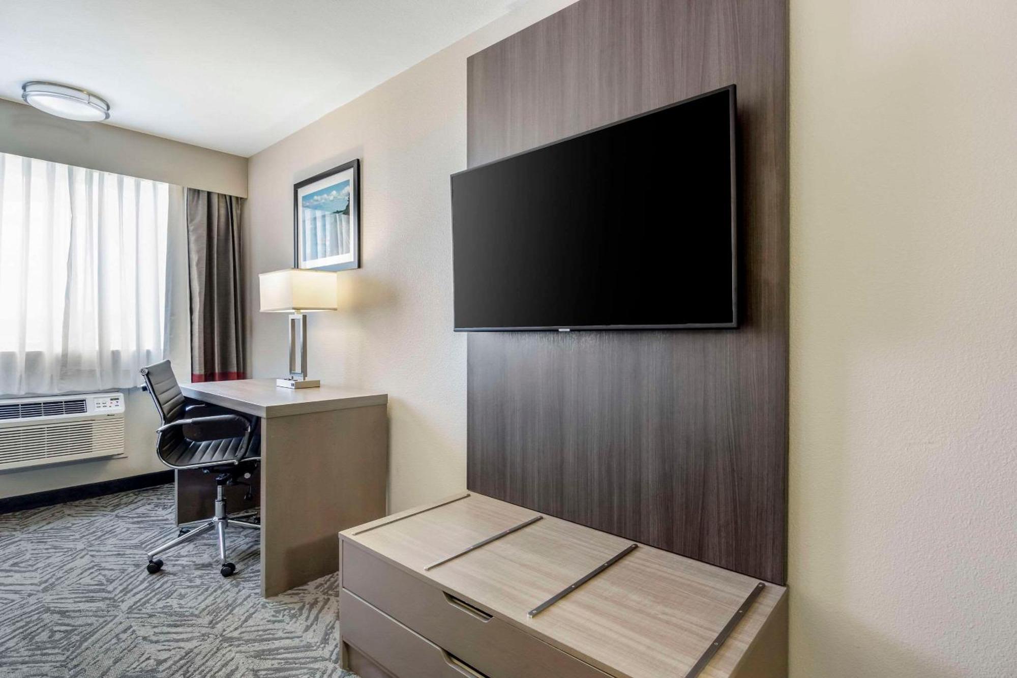 Comfort Inn & Suites Pacific - Auburn Екстериор снимка